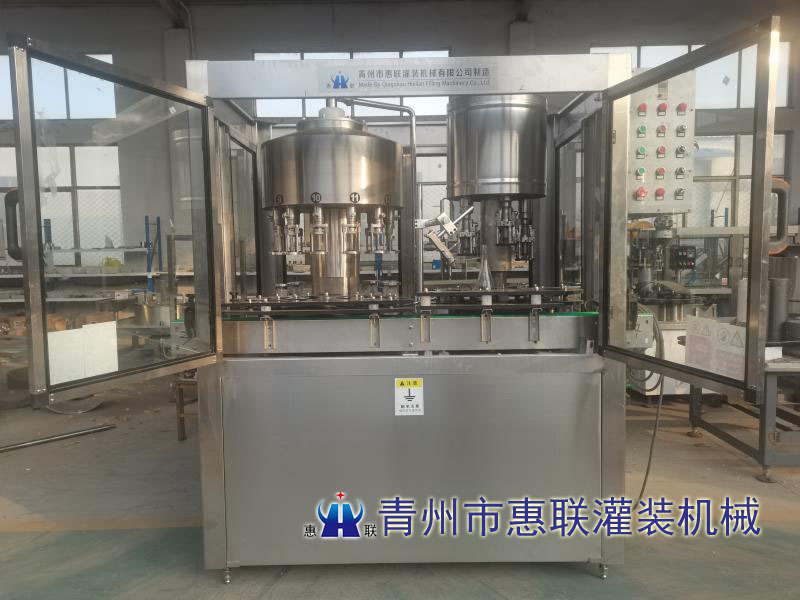 白酒灌裝機(jī)設(shè)備 白酒灌裝機(jī)設(shè)備