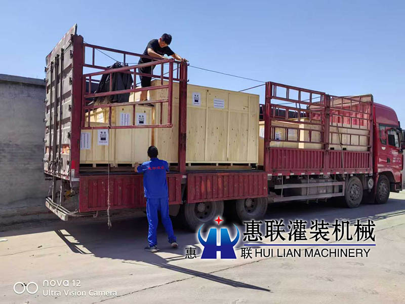 全自動回收瓶刷瓶機(jī)出口泰國曼谷